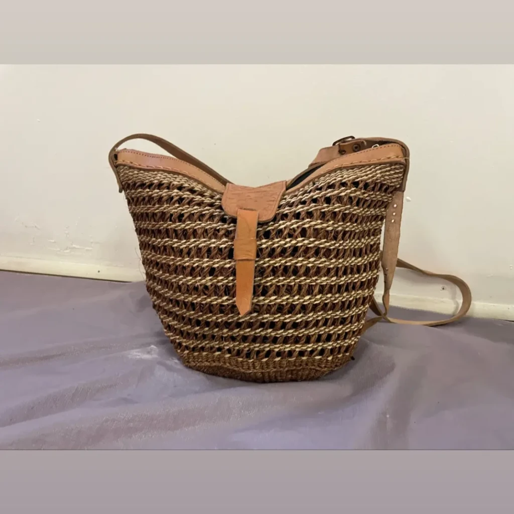 A5EEDC10-D4F5-42C0-AD0E-586C49E817BC