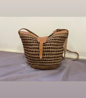 A5EEDC10-D4F5-42C0-AD0E-586C49E817BC